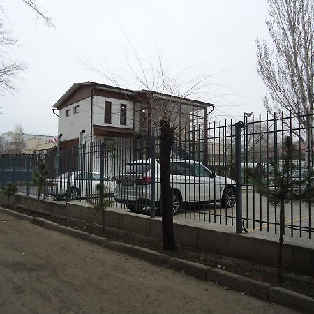 Tumar Hotel Бишкек Екстериор снимка